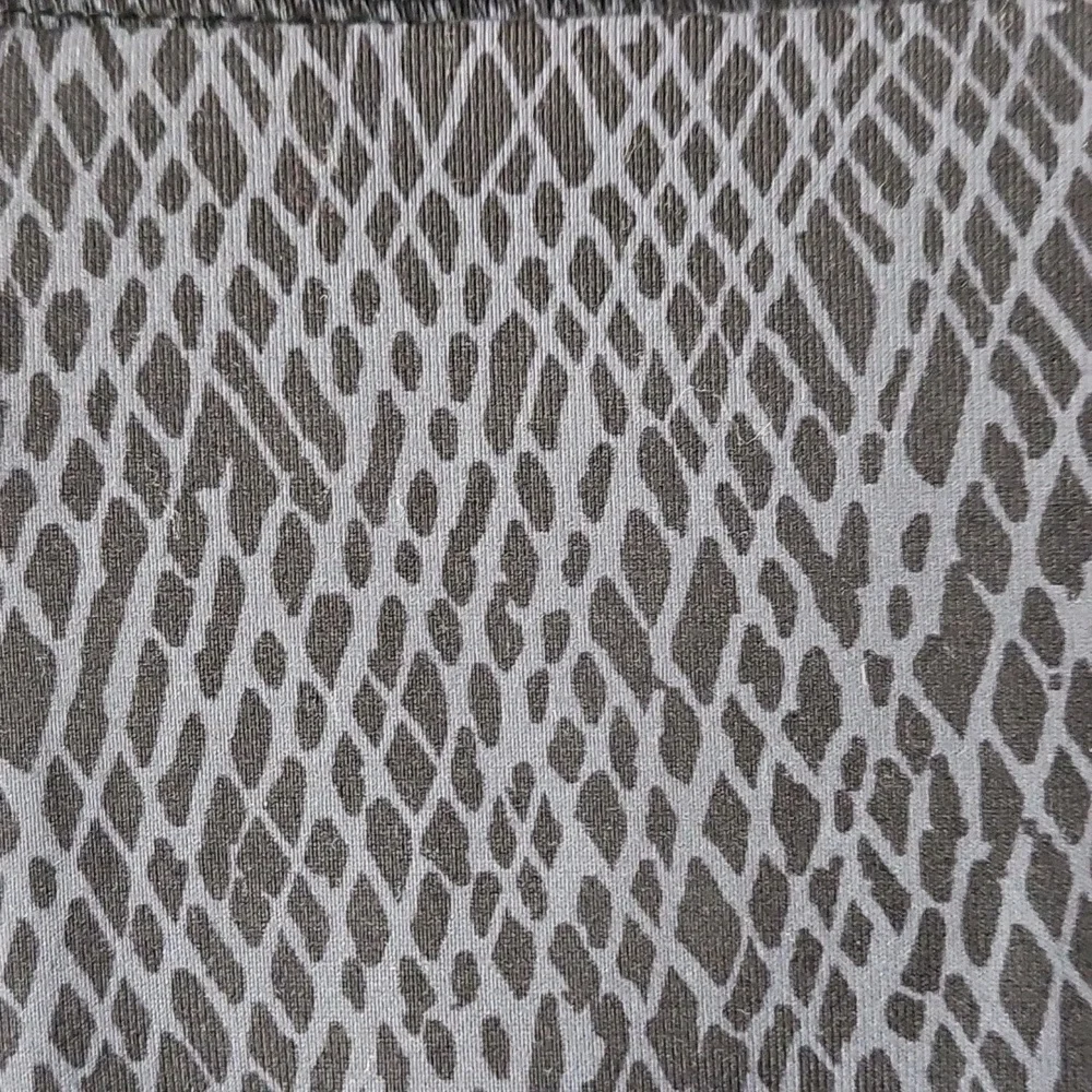 Livi Active 3/4 Length Workout Pants - Picture 2 of 3